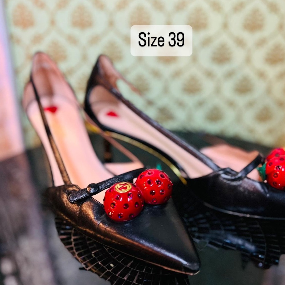 Gucci pumps